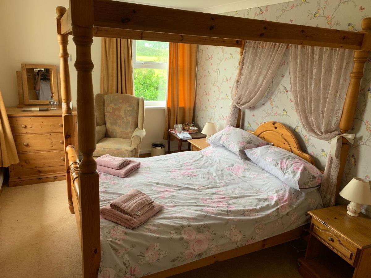 Bed and Breakfast Longstone Farm Хелстон Экстерьер фото