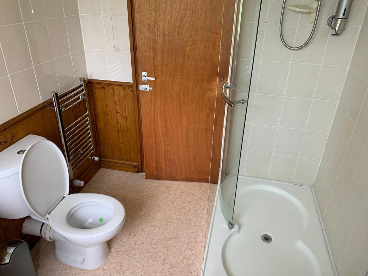 Bed and Breakfast Longstone Farm Хелстон Экстерьер фото